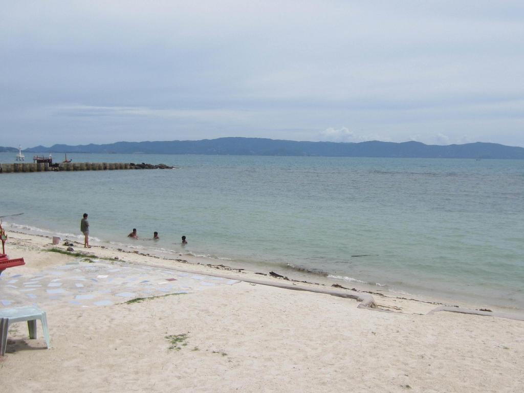 Charung Beach Хаад Рин Экстерьер фото