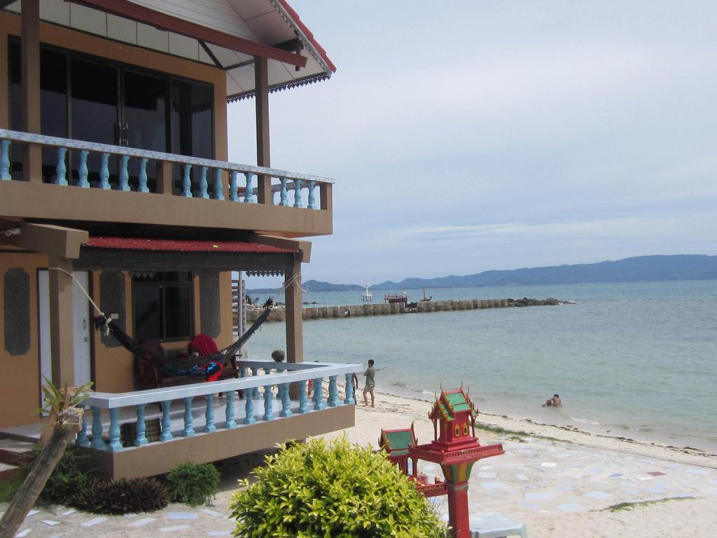 Charung Beach Хаад Рин Экстерьер фото